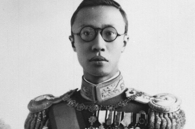 Что в СССР сделали с последним императором Китая, который правил страной с 3 лет и стал марионеткой японцев?