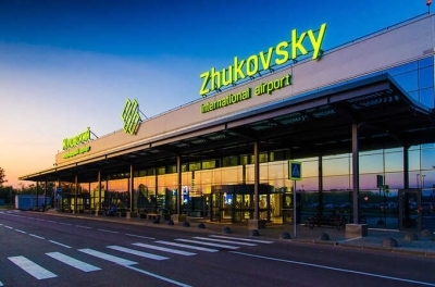 Пассажир пробрался через забор к самолету в аэропорту Жуковский